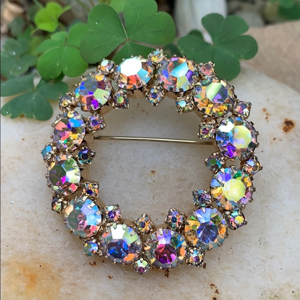 Vintage Karu Aurora Borealis Gold-tone Brooch